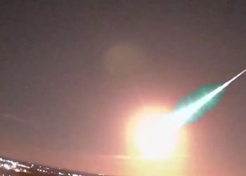 Meteoro esverdeado e brilhante visita o céu de Pouso Alegre – Veja o Vídeo
