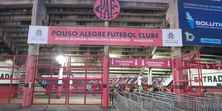 Pousão X São Bernardo no Manduzão em duelo valendo a liderança da Série C do Brasileiro