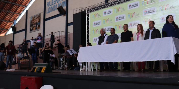 Presidente da Câmara de Pouso Alegre participa da abertura dos Jogos Escolares de Minas Gerais
