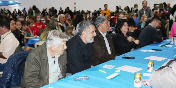 Colégio Anglo Pouso Alegre realiza VIII Edição do Bingo Beneficente em prol do HCSL