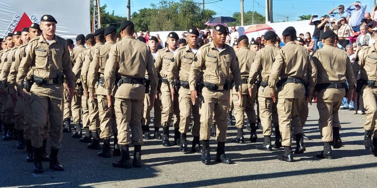 Presidente da Câmara acompanha cerimônia de formatura do Curso de Formação de Soldados