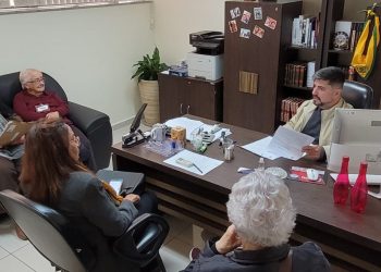 Vereador e CIAMPAR debatem para projeto de lei sobre Política Municipal dos Direitos da Mulher