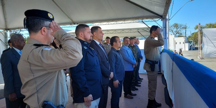 Presidente da Câmara acompanha cerimônia de formatura do Curso de Formação de Soldados