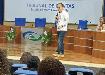 Leandro Morais faz palestra sobre a importância das Escolas do Legislativo em encontro nacional