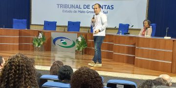 Leandro Morais faz palestra sobre a importância das Escolas do Legislativo em encontro nacional