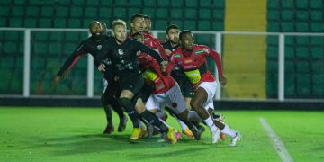 Pouso Alegre F. C. vira o jogo e sobe na tabela saindo do Z4