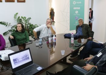 Representantes da empresa Biolab Farma visitam a FUVS