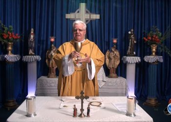 SANTA MISSA EM SEU LAR Nº 167 – “Santíssima Trindade” – Presença a ser acolhida e contemplada