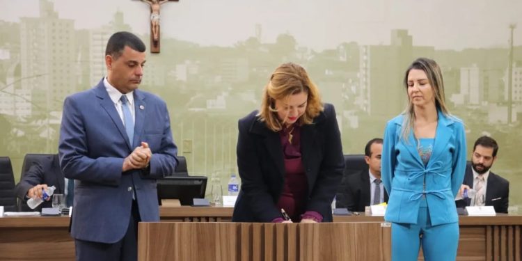 Câmara Municipal de Pouso Alegre recebe solenidade de posse da Polícia Civil