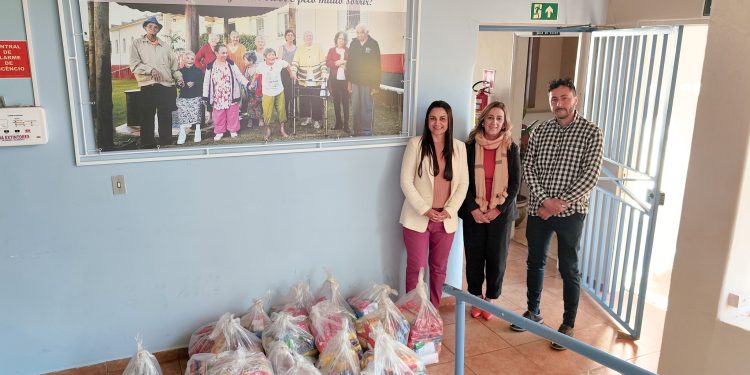 Prefeitura de Pouso Alegre entrega alimentos arrecadados no P.A.RRAIÁ