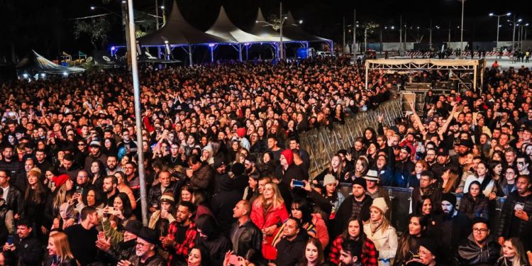 Festival Rock in P.A atrai mais de 30 mil pessoas