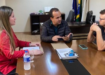 Câmara de Pouso Alegre recebe profissional que trabalha no acompanhamento de autistas