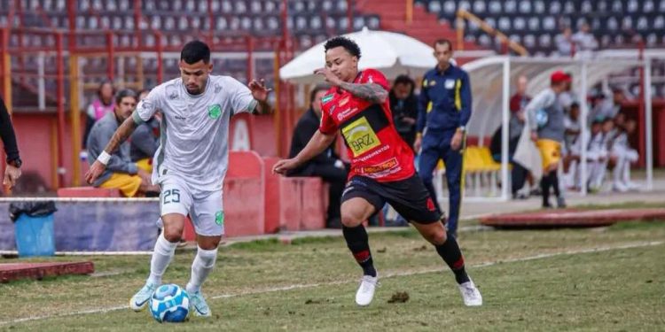 Pouso Alegre perde para o Floresta jogando em casa no Manduzão