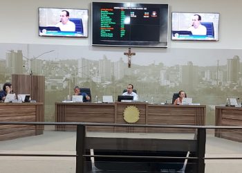 Câmara de Pouso Alegre aprova PL que defende direito das mulheres no município