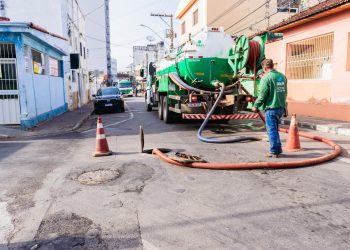 Prefeitura de Pouso Alegre inicia limpeza de galerias pluviais na região central