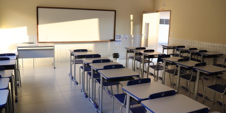 Em Pouso Alegre Prefeitura divulga edital para contratação de profissionais na área da educação