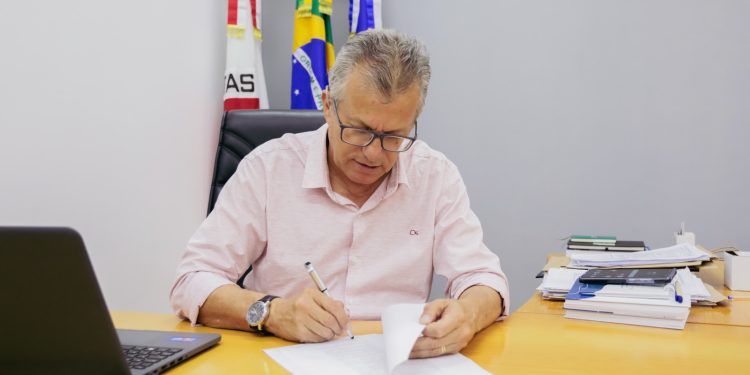 Prefeito Cel. Dimas sanciona Lei que garante Política Pública de atendimento da Mulher