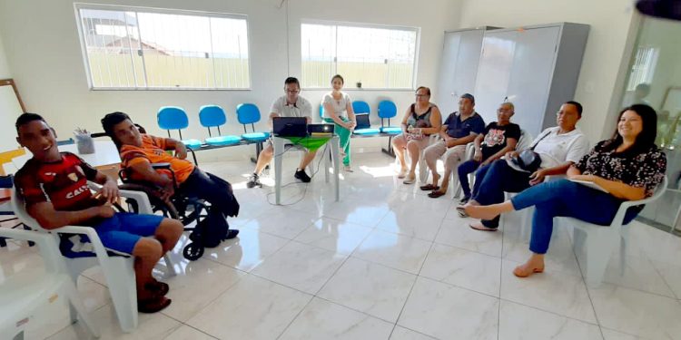 Evento reúne famílias e profissionais para discutir inclusão e direitos das PCDs