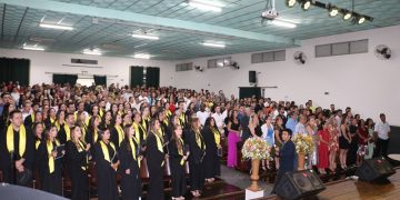 Em Pouso Alegre Univás comemora 20 anos do curso de Farmácia