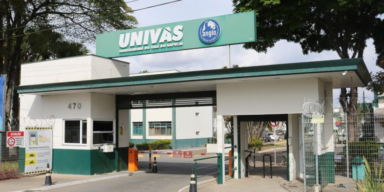 Em Pouso Alegre FUVS informa sobre requisitos para pedido de Bolsa de Estudo de Assistência Social