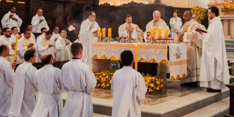 Pouso Alegre celebra missa em Ação de Graças pelos 70 anos de Dom Majella