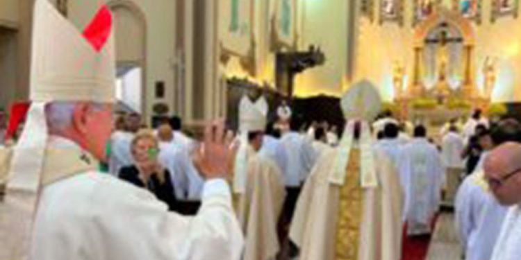 Pouso Alegre celebra missa em Ação de Graças pelos 70 anos de Dom Majella