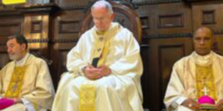 Pouso Alegre celebra missa em Ação de Graças pelos 70 anos de Dom Majella