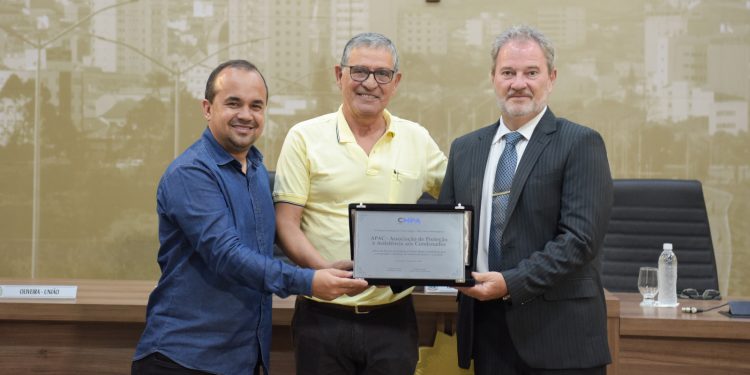 Câmara presta homenagem à APAC pelos seus 20 anos em Pouso Alegre