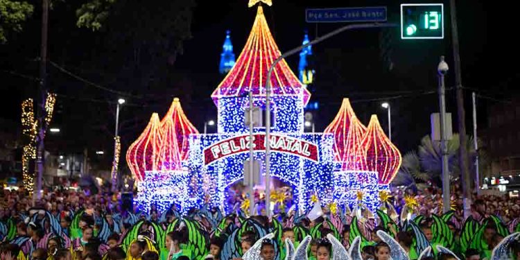 Pouso Alegre realiza a maior parada natalina do Sul de Minas
