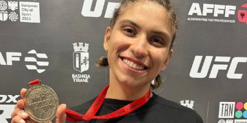 Fernanda Guersone, de Pouso Alegre, Alcança a Grandeza com a Medalha de Ouro no Mundial de MMA