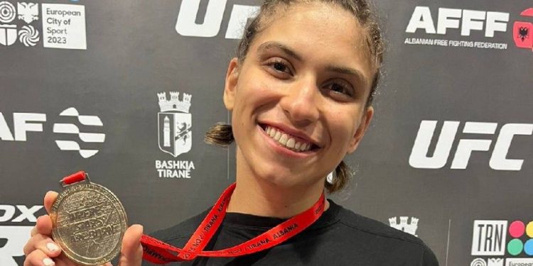Fernanda Guersone, de Pouso Alegre, Alcança a Grandeza com a Medalha de Ouro no Mundial de MMA