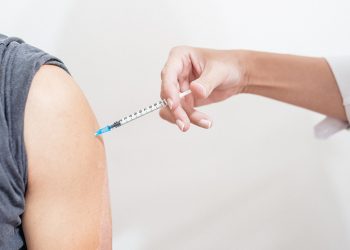 Ministério da Saúde Recomenda Urgência na Dose de Reforço para pessoas de risco