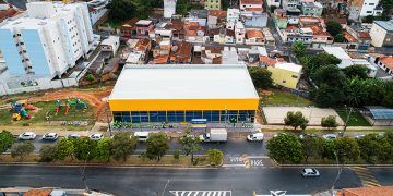 Prefeitura de Pouso Alegre entrega revitalização da quadra do Colina de Santa Bárbara