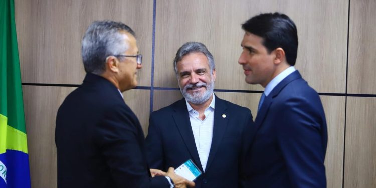 Cel. Dimas Impulsiona Desenvolvimento Aeroportuário de Pouso Alegre