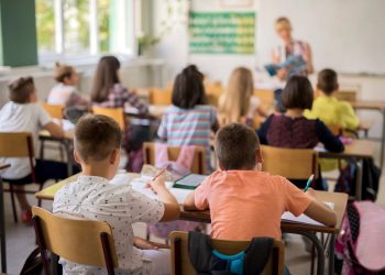 Novo ensino médio: relator retoma carga horária de formação básica