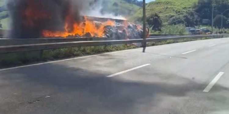 Acidente no Sul de Minas – BR-381 é liberada depois de 4h; congestionamento chegou 20Km