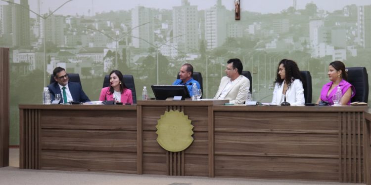 Câmara de Vereadores de Pouso Alegre recebe o 3º Simpósio Mulheres na Política