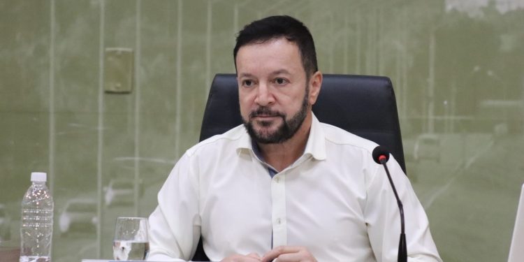 Projeto na Câmara proíbe realização de tatuagem e piercing em animais