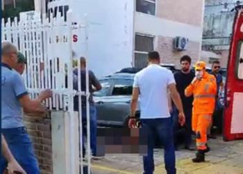 Homem é morto ao invadir delegacia de São Lourenço