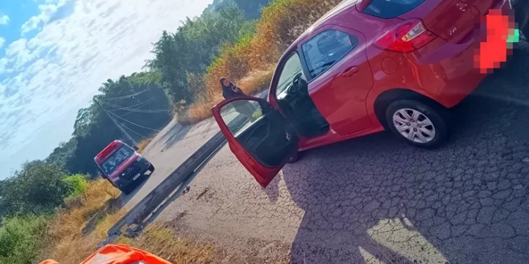 Parte de Pouso Alegre fica sem luz causado por carro que derrubou poste