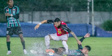 Debaixo de chuva e frio, Pouso Alegre perde para o Maringá por 1 a 0 pela Série D do Brasileiro
