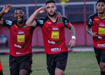 Pouso Alegre 4 Patrocinense 1 pela Série D jogando em casa no Manduzão