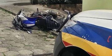 Em Pouso Alegre PM é atropelado por jovem motociclista sem habilitação