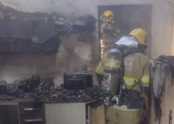 Casa ocupada por 11 moradores pega fogo no Bairro São Cristóvão