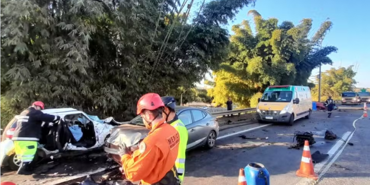 Acidente mata quatro pessoas e deixa outros três feridos na Rodovia Fernão Dias