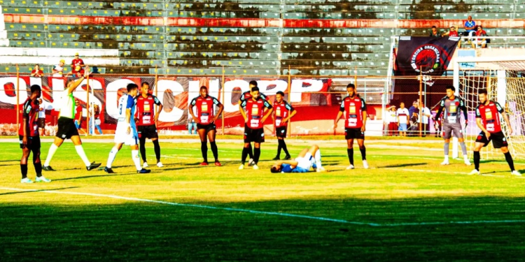 Costa Rica vence Pouso Alegre e deixa o time no sufoco em busca de classificação 