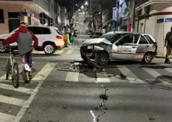 Batida de veículos em Pouso Alegre com Viatura da PM