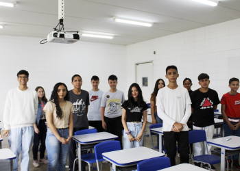 Centenas de candidatos participam de prova presencial do programa Jovem Aprendiz