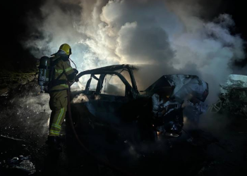 Acidente em Caldas/MG entre uma BMW e um Gol deixa dois feridos na BR-459