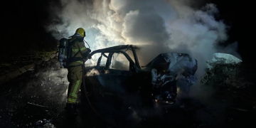 Acidente em Caldas/MG entre uma BMW e um Gol deixa dois feridos na BR-459